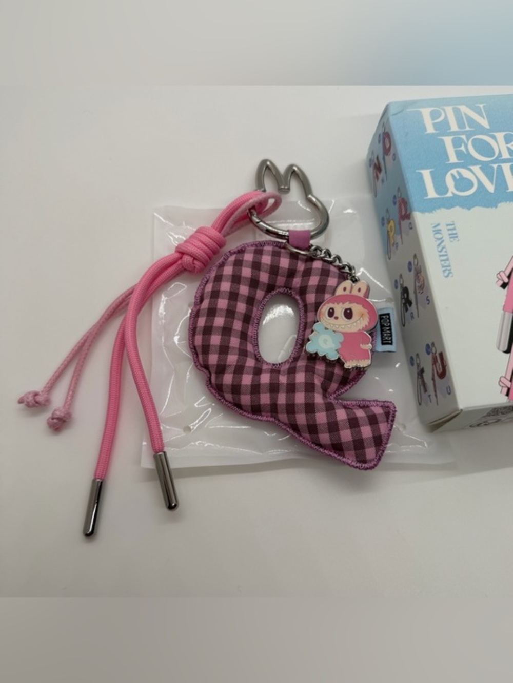 Pop Mart Pin For Love Pink Gingham Confirmed Letter Q Keychain Charm Plush‎